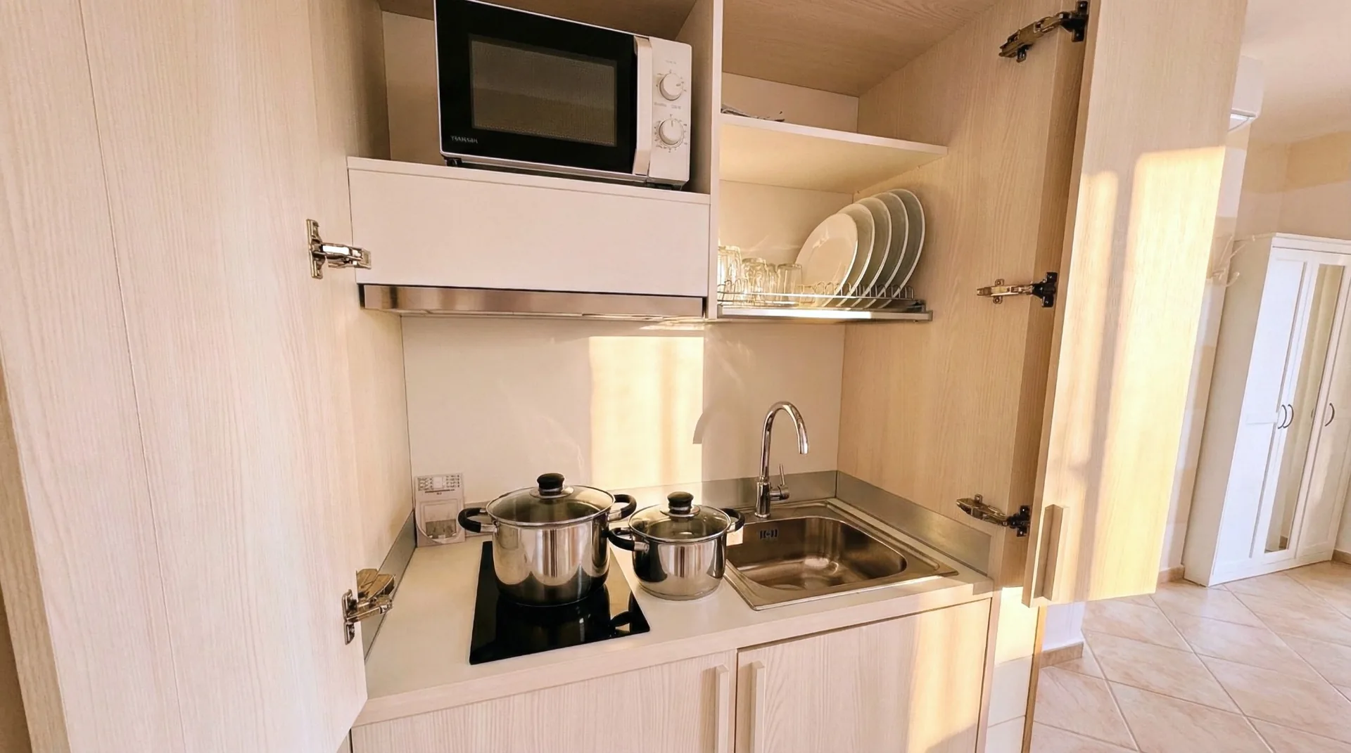Monolocale con Angolo Cottura e Bagno Privato